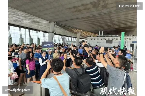 南京开行苏超球迷专列方便球迷出行助力足球文化推广 南京开行苏超球迷专列方便球迷出行助力足球文化推广